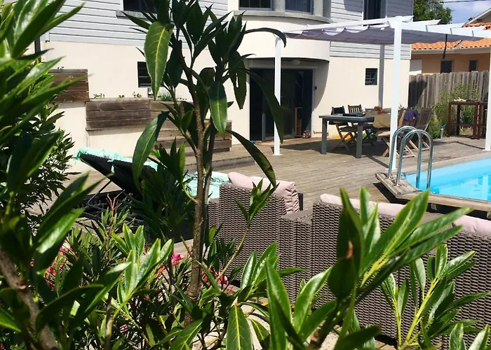 Elegante A Avec Piscine Privee ヴィラ *