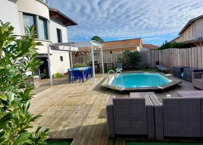 Elegante A Avec Piscine Privee * ビスカロッス