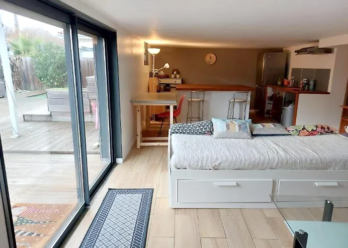 Elegante A Avec Piscine Privee ヴィラ