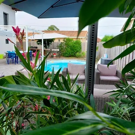 Elegante A Avec Piscine Privee Vila