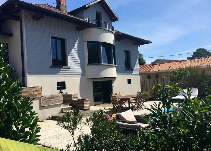 Elegante A Avec Piscine Privee Villa *